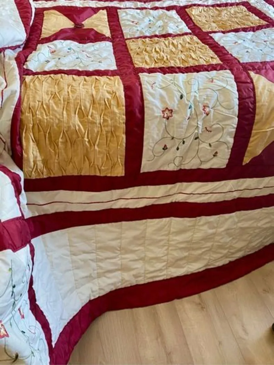 "King size" Slumbalux Bedspread" - Image 1