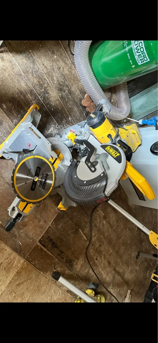 Dewalt 12” sliding mitre saw chop saw and stand - Image 2