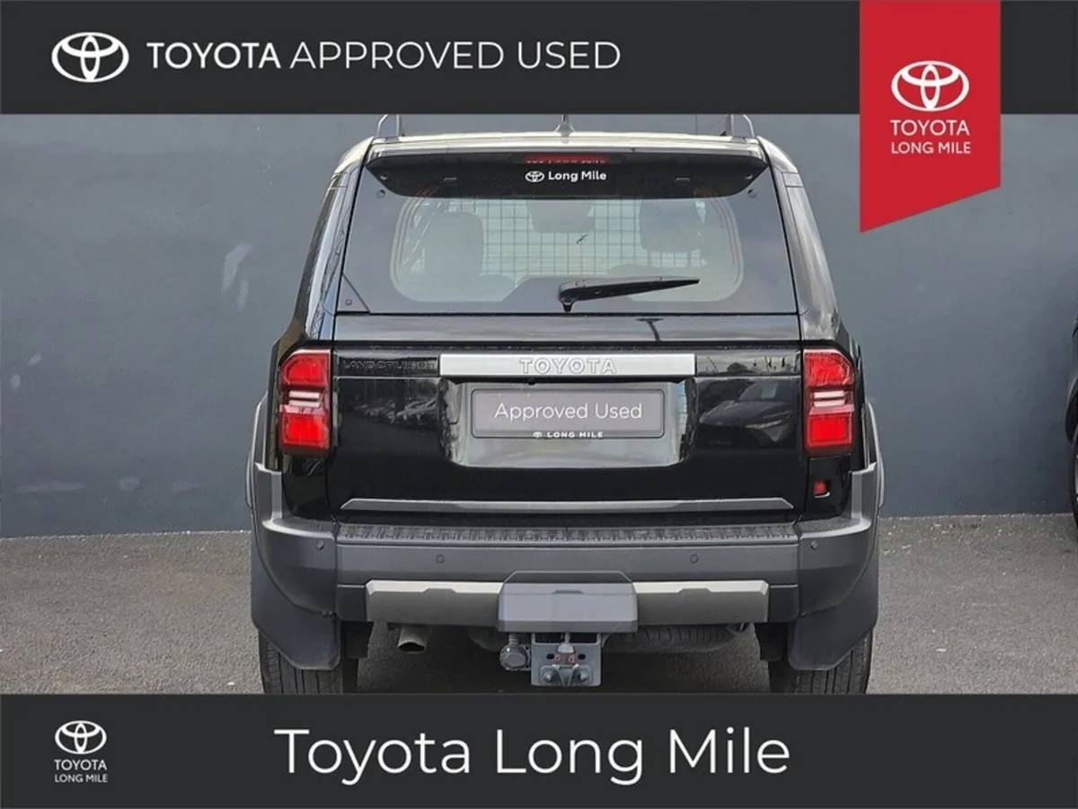 Toyota Land Cruiser 2.8 LWB Auto with VAT Invoice - Image 4