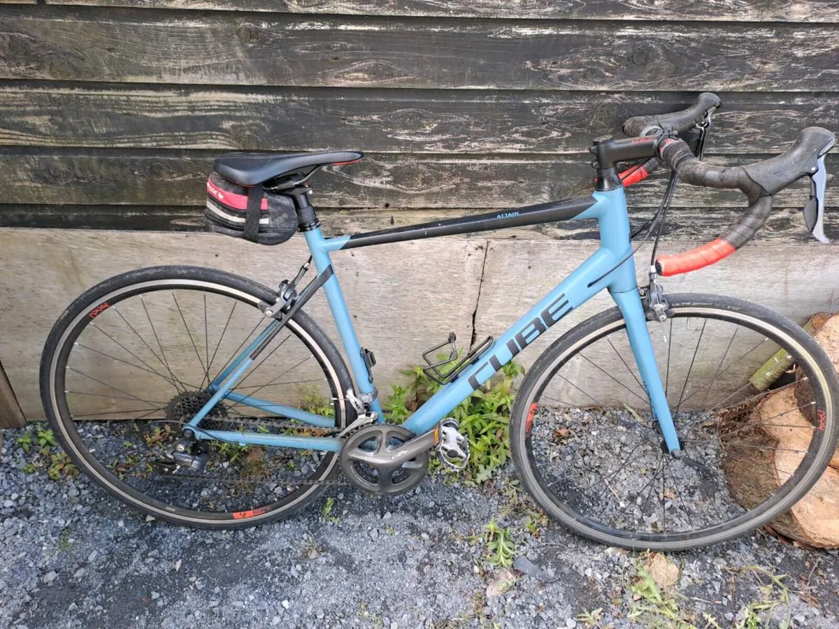 Cube Attain Road Bike - Image 1