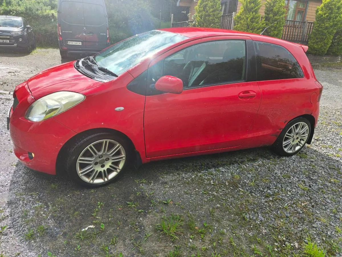 Toyota Yaris SR - Image 4