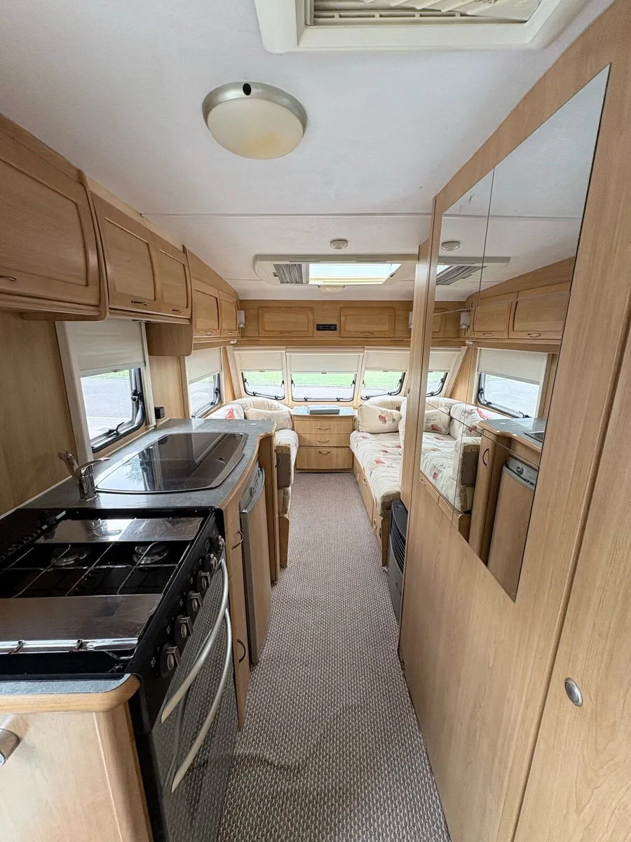 Ultima 525 Caravan - Image 3