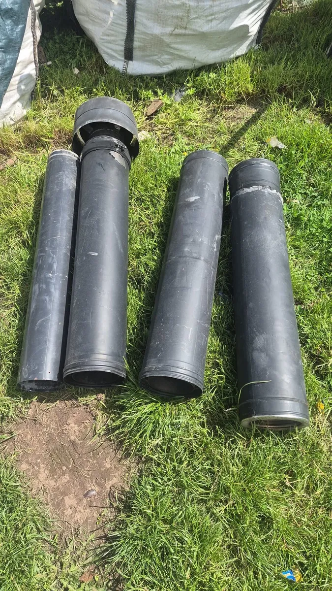 Twin wall insulated flue pipe