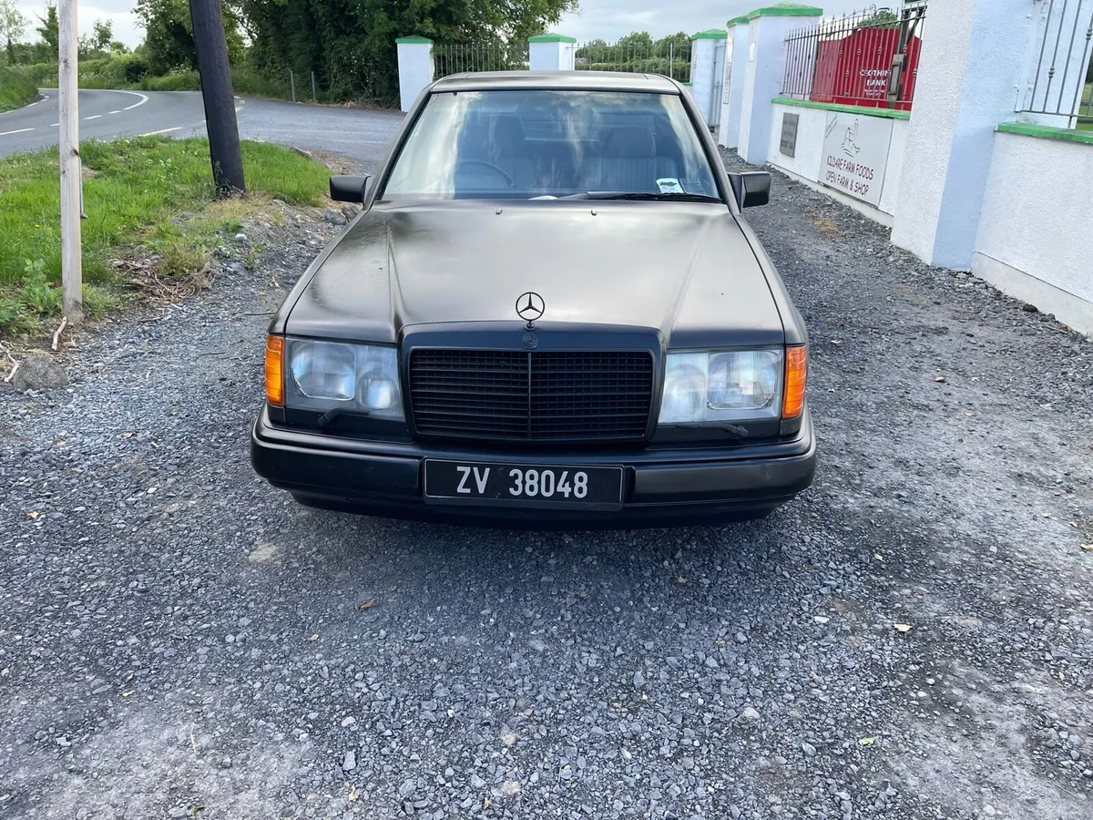 W124 Mercedes 2.6 - Image 2