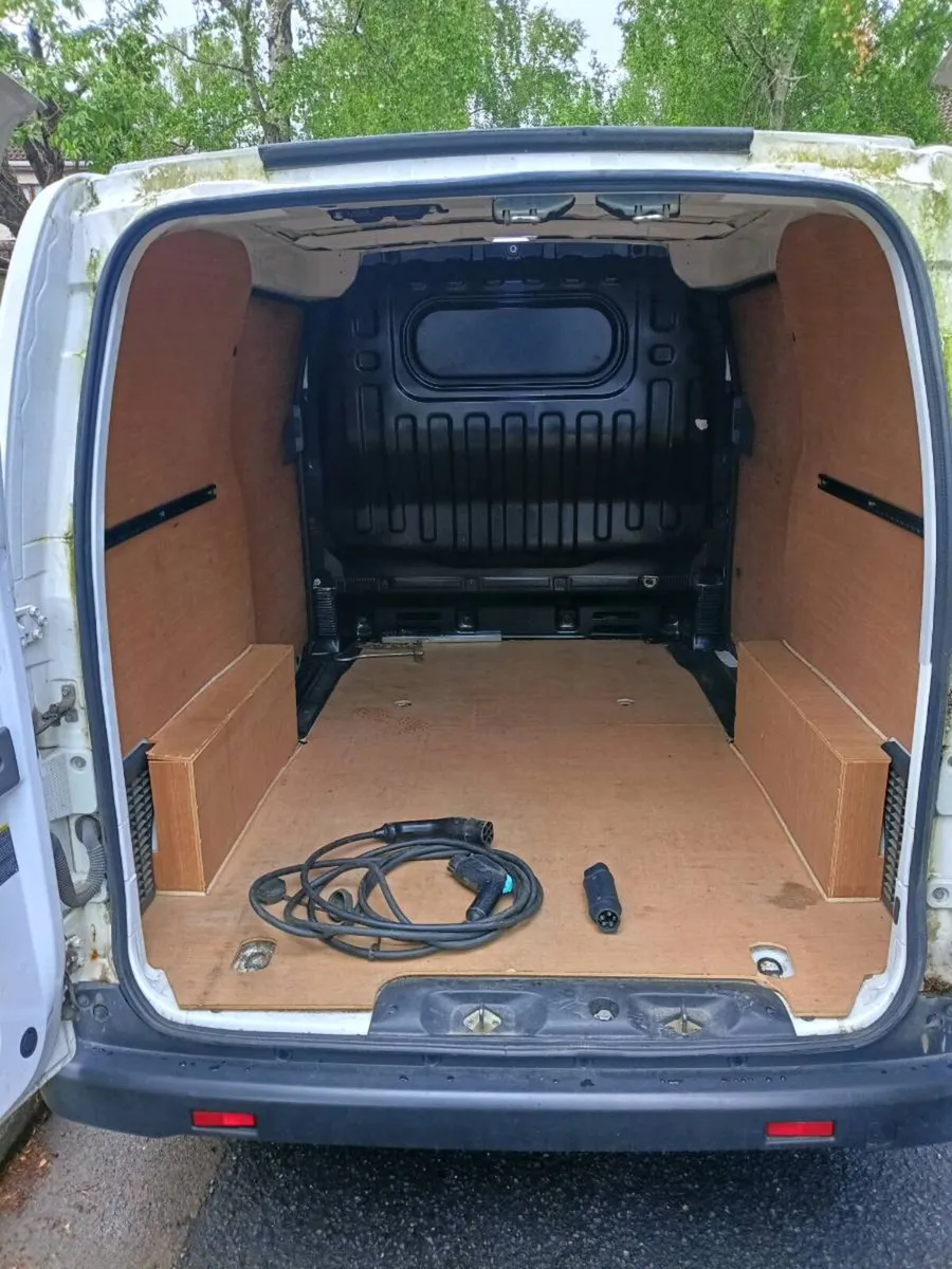 2021 Nissan env200, tax+test, 67k kms, NO VAT - Image 3