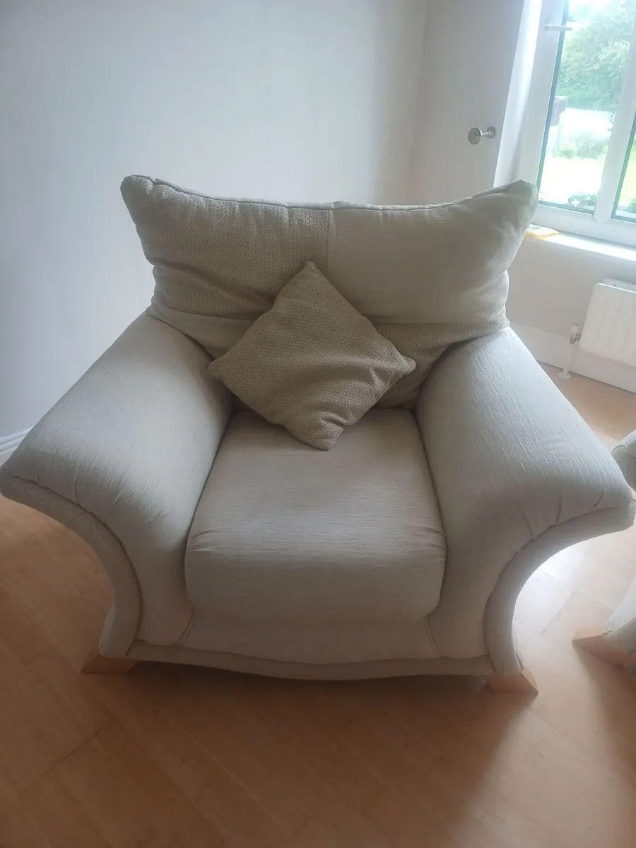 3 piece sofa - Image 2