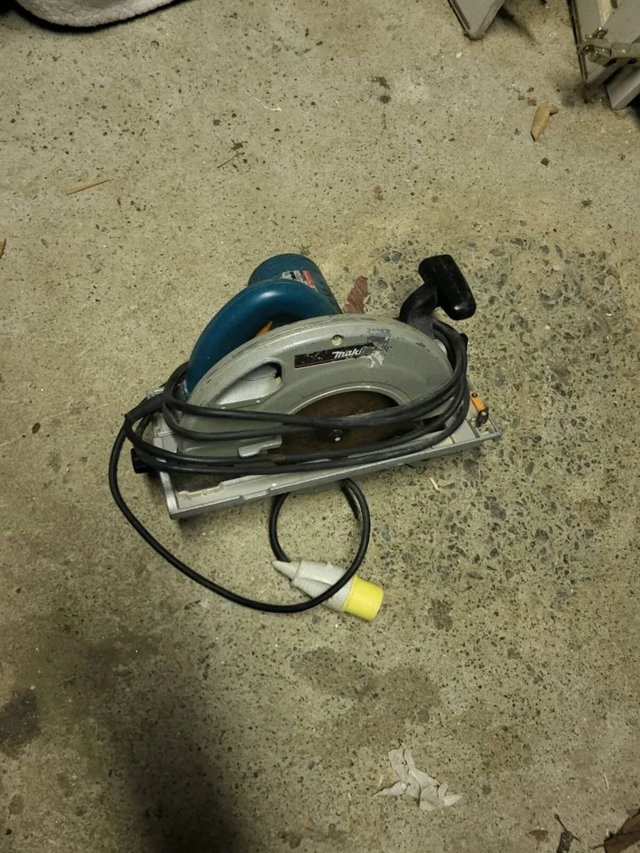 Makita 235 CIRCULAR SAW