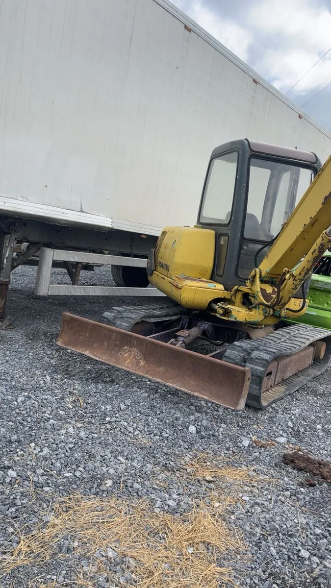Komatsu 4.5ton mini digger - Image 2