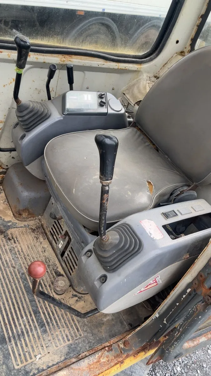 Komatsu 4.5ton mini digger - Image 3