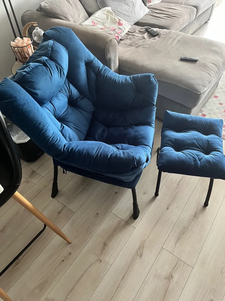 Armchair with footrest - Image 2