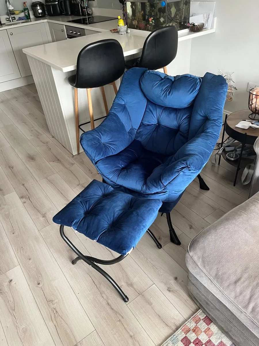 Armchair with footrest - Image 4