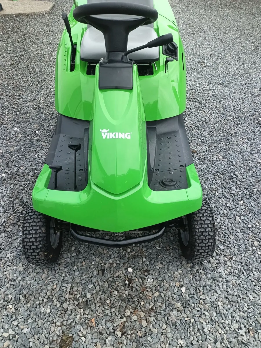 Viking R4  32inch cut Mower - Image 4