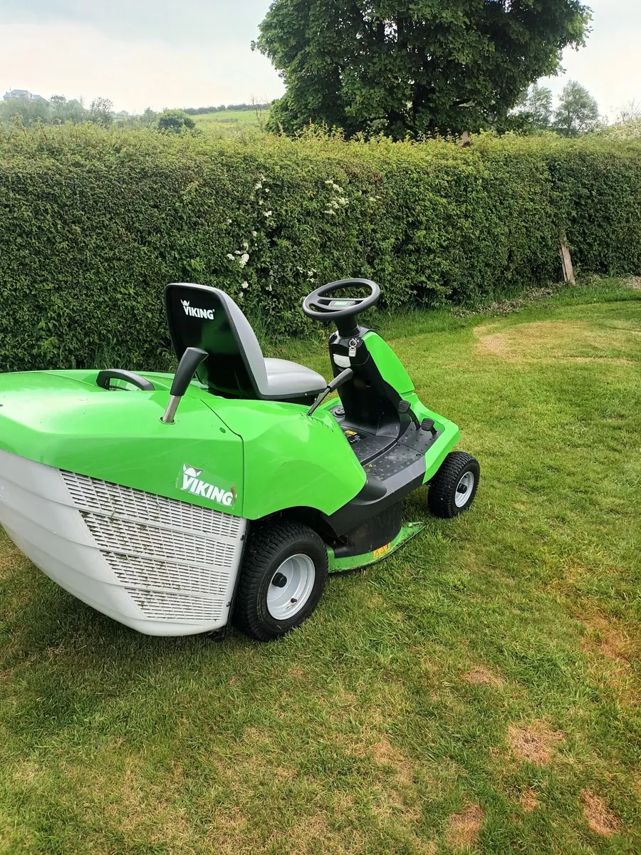 Viking R4  32inch cut Mower - Image 2