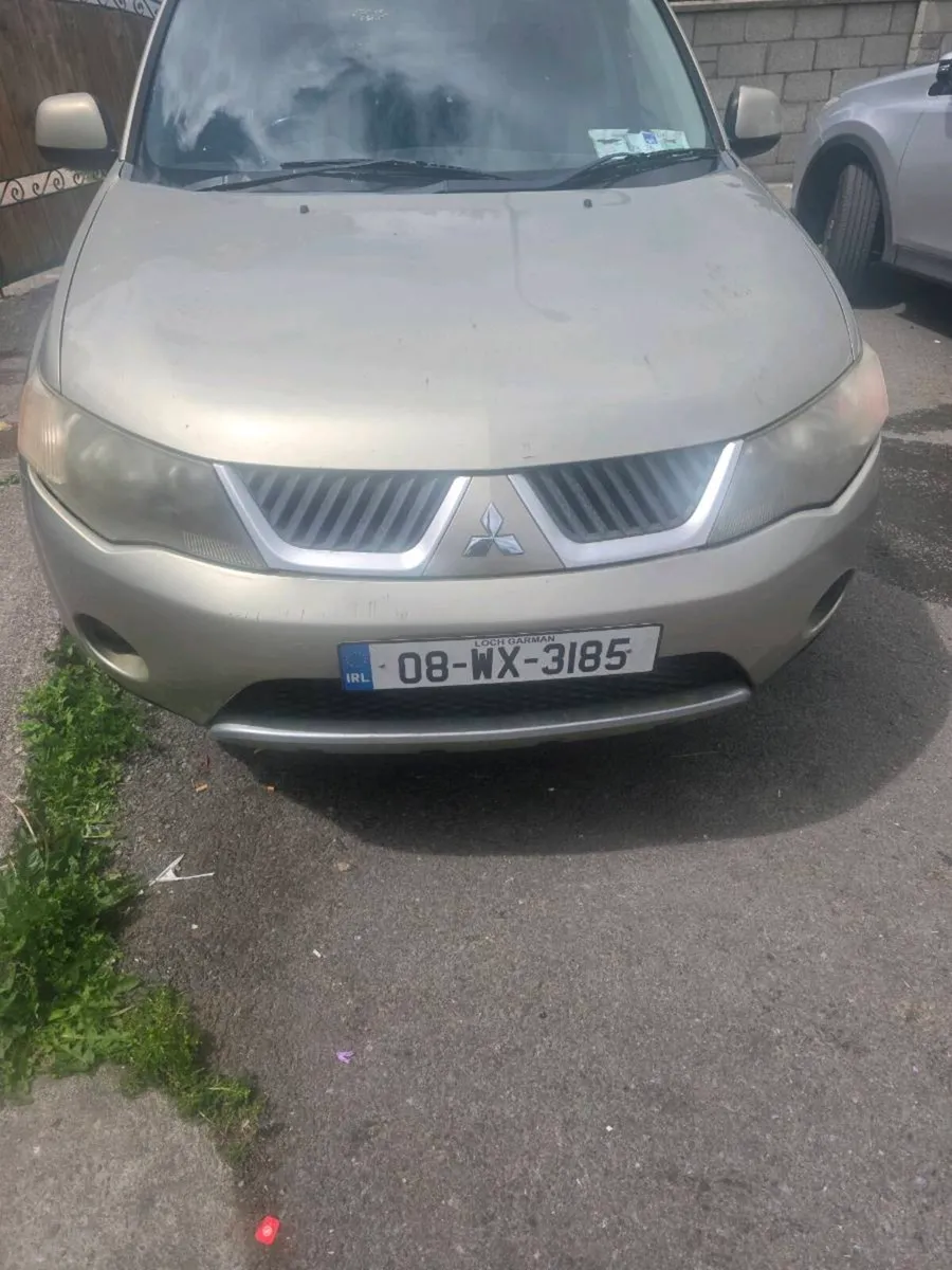 2008 mitsubishi outlander - Image 1