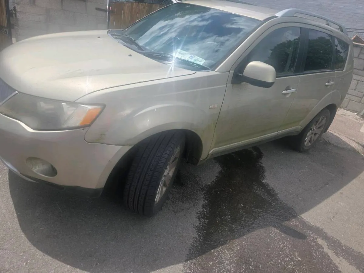 2008 mitsubishi outlander - Image 2