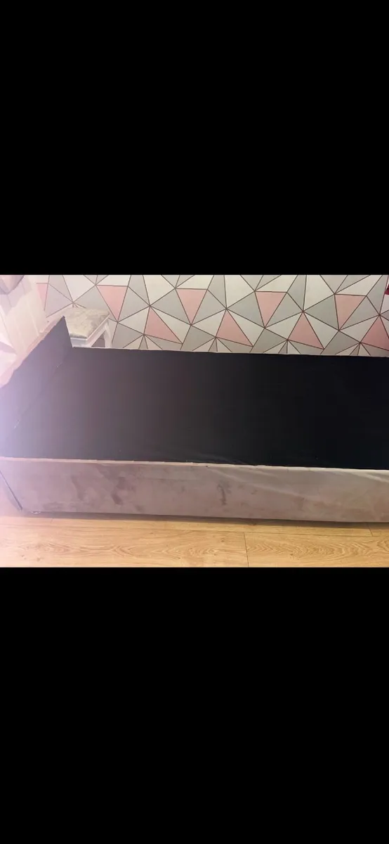 Bed - Image 2