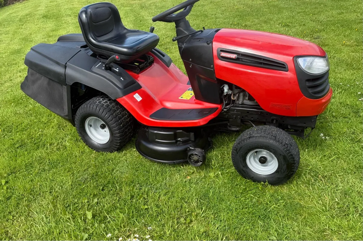 Lovely clean Ride on mower 42” Cut - Image 1