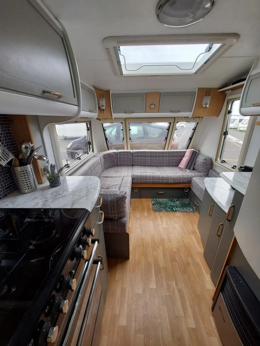 Caravan - Image 1
