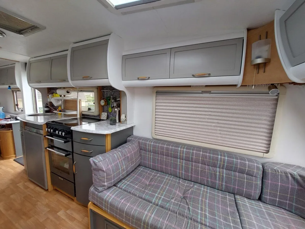Caravan - Image 3