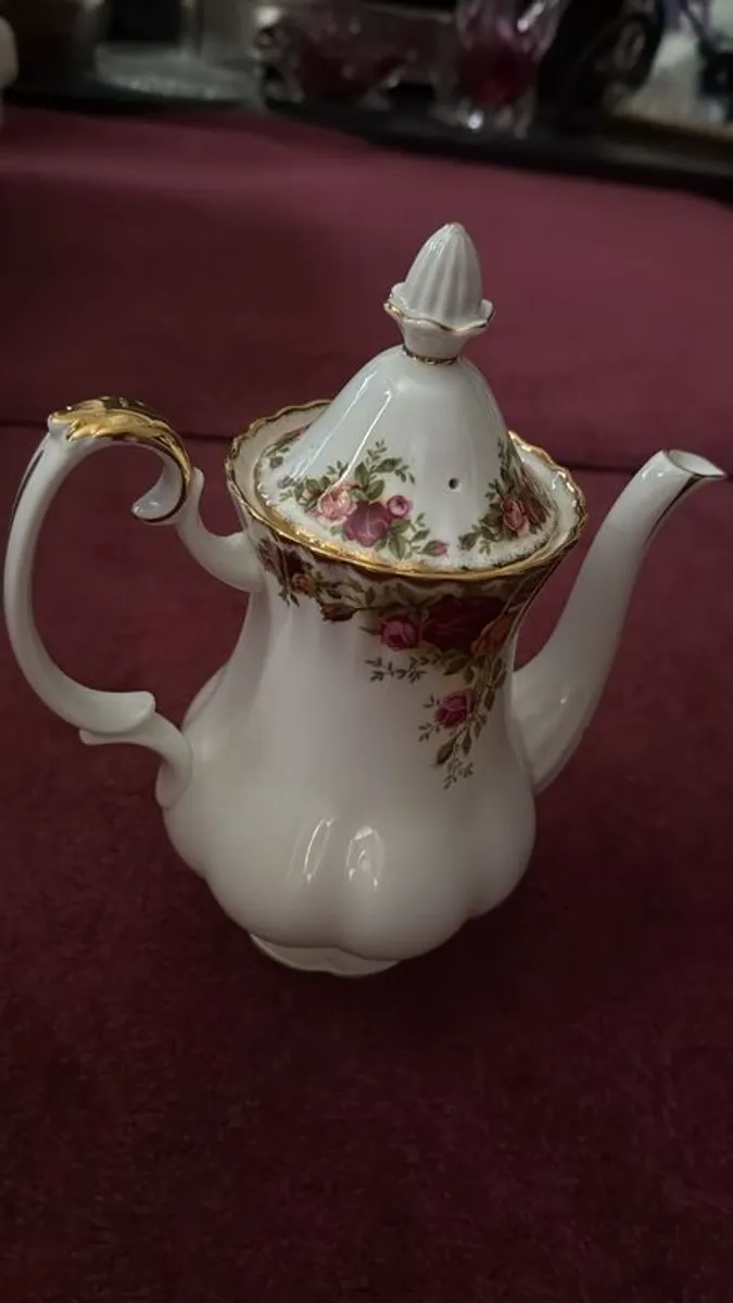 Royal Albert Ware Country Rose - Image 1