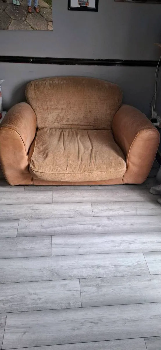 2 seater chair - Image 1