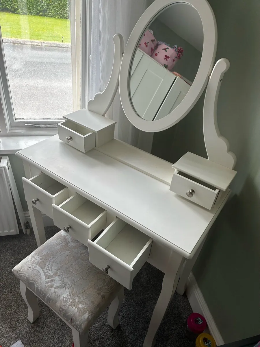 Dressing table - Image 2
