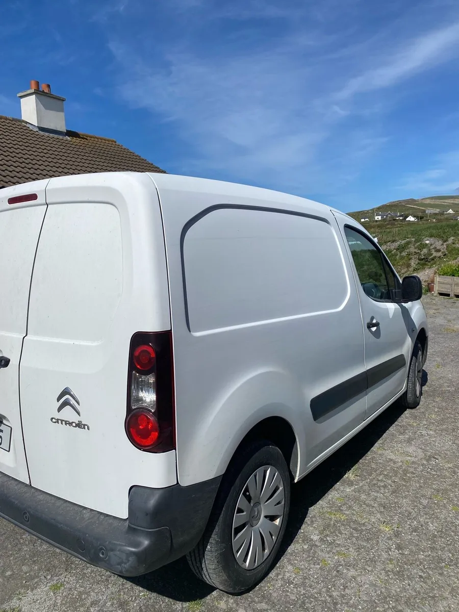 Citroen Berlingo MPV diesel white - Image 2
