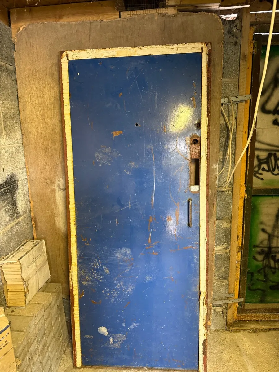 Steel gate - Image 2
