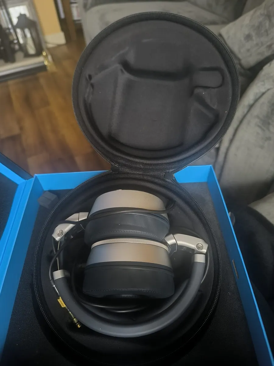 Sennheiser headphones - Image 2