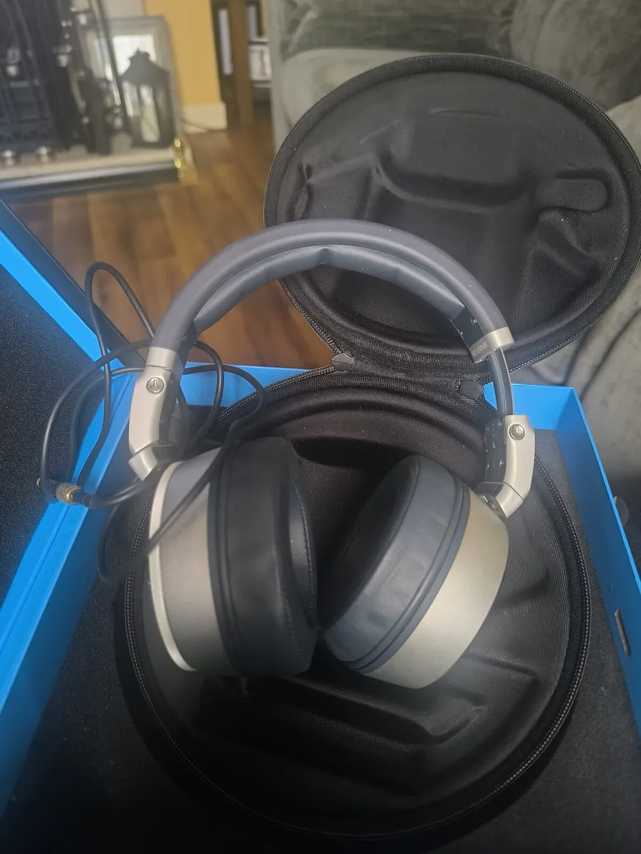 Sennheiser headphones - Image 3