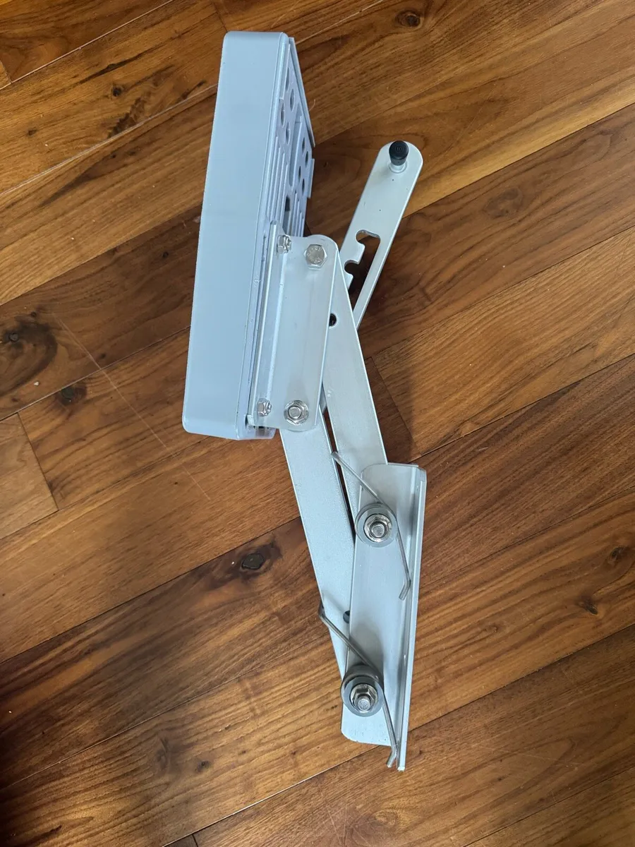 Outboard bracket - Image 2