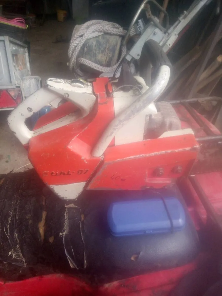 Chainsaws - Image 1