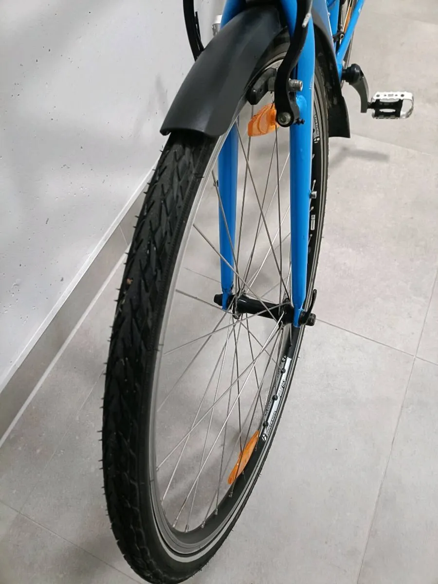 Trek bicycle size M...as New - Image 3