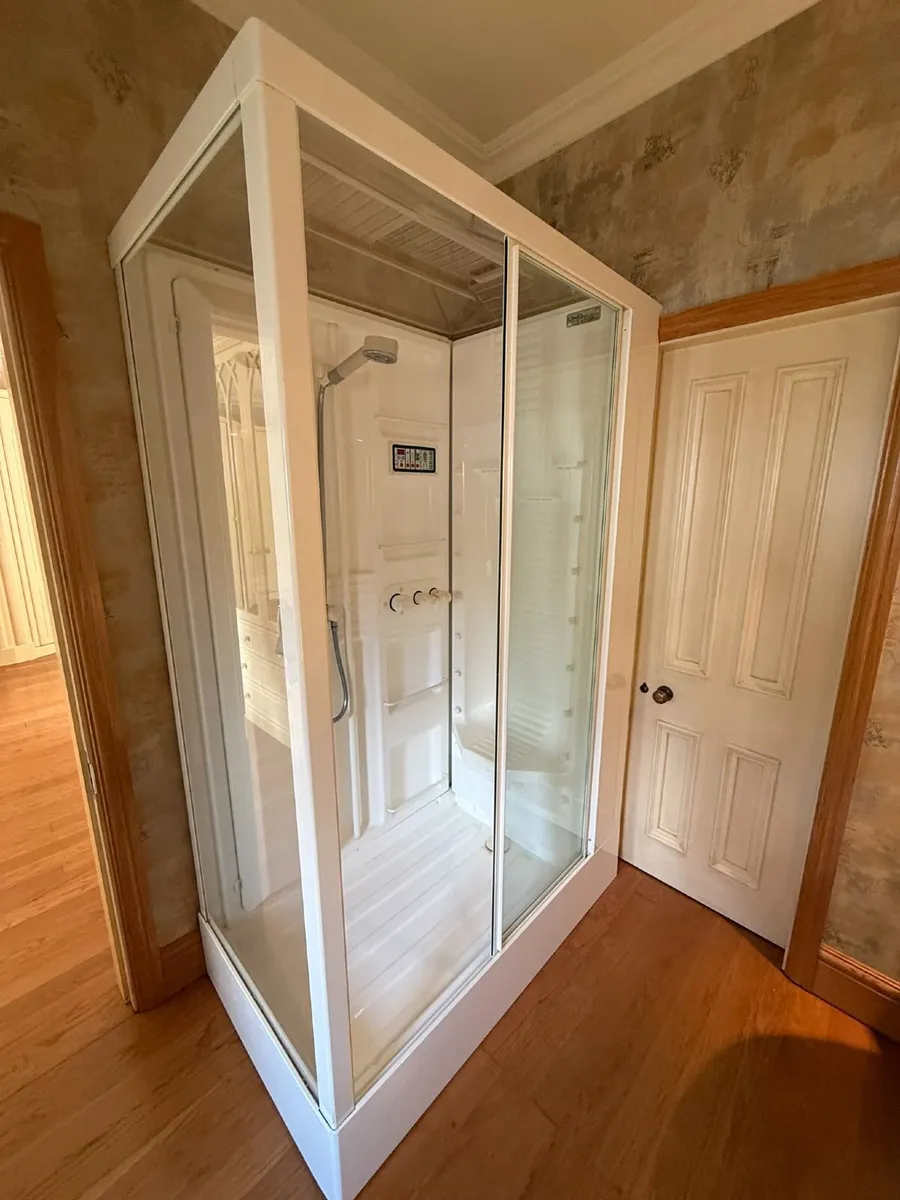 Whirlpool Jacuzzi Shower - Image 1