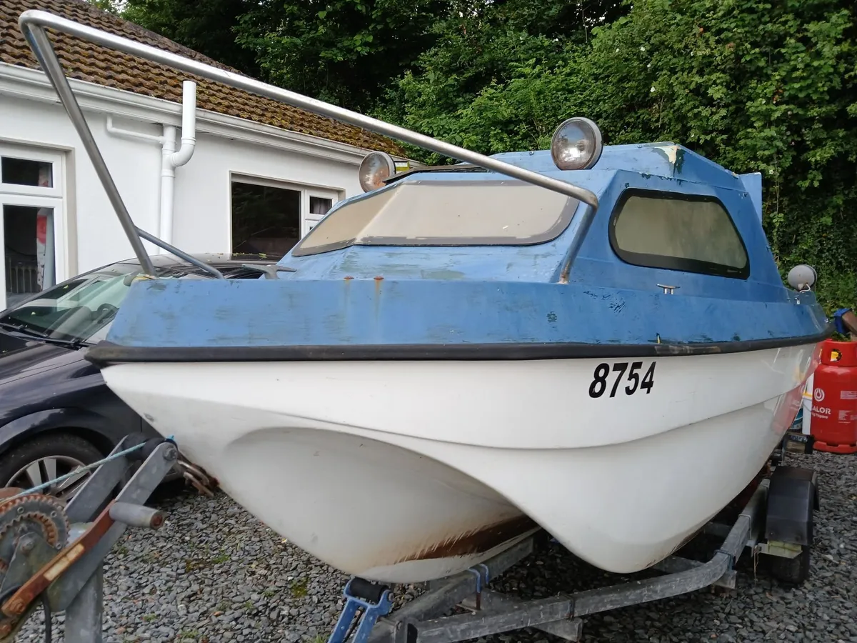 Small Cabin Boat with Trailer,  without engine - Image 2