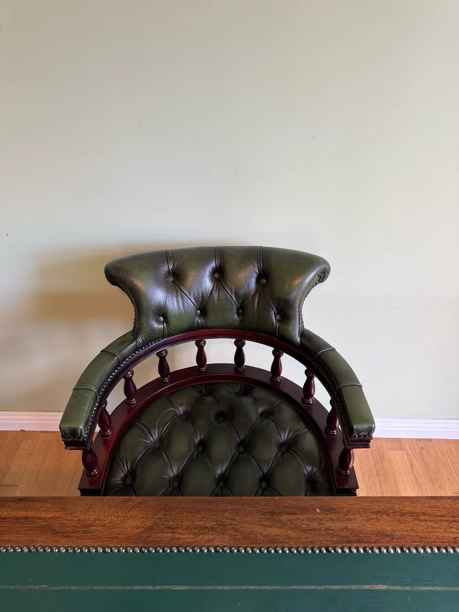 Kittinger Executive Desk & 2x Chesterfield - Image 4