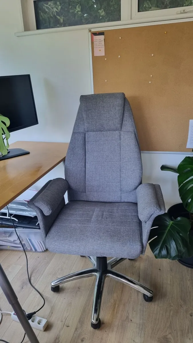 Desk and chair - Image 2