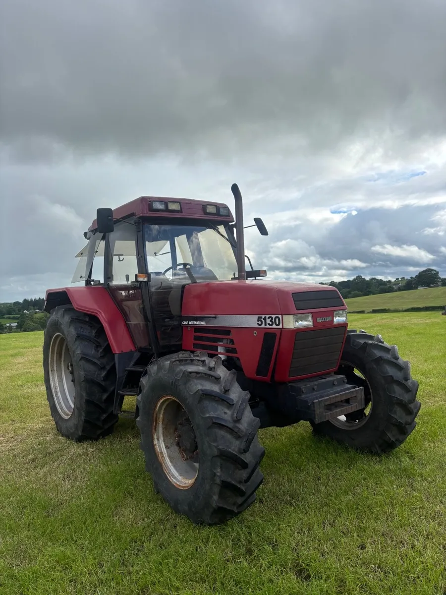 Case 5130 tractor - Image 3