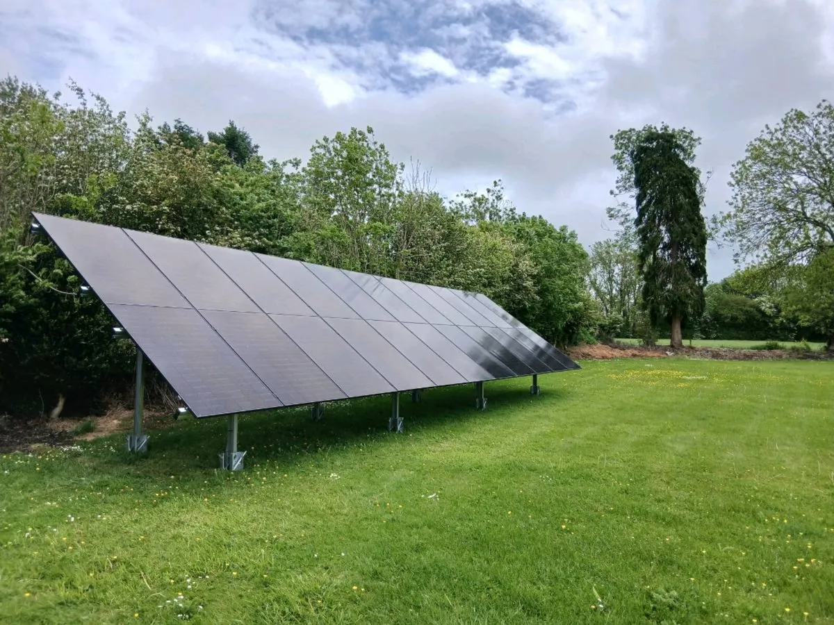 Ground mounting frame for 22 panels
