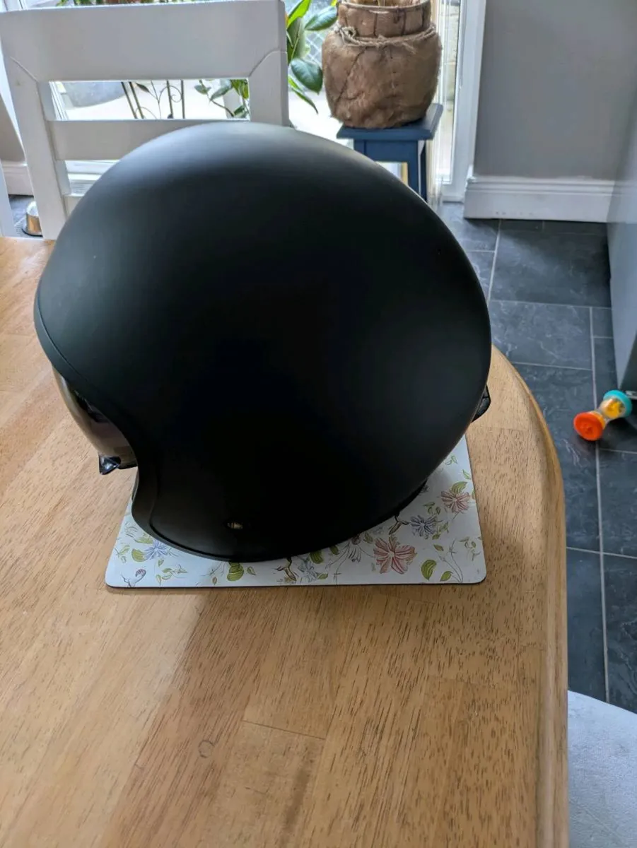 Helmet... New - Image 3