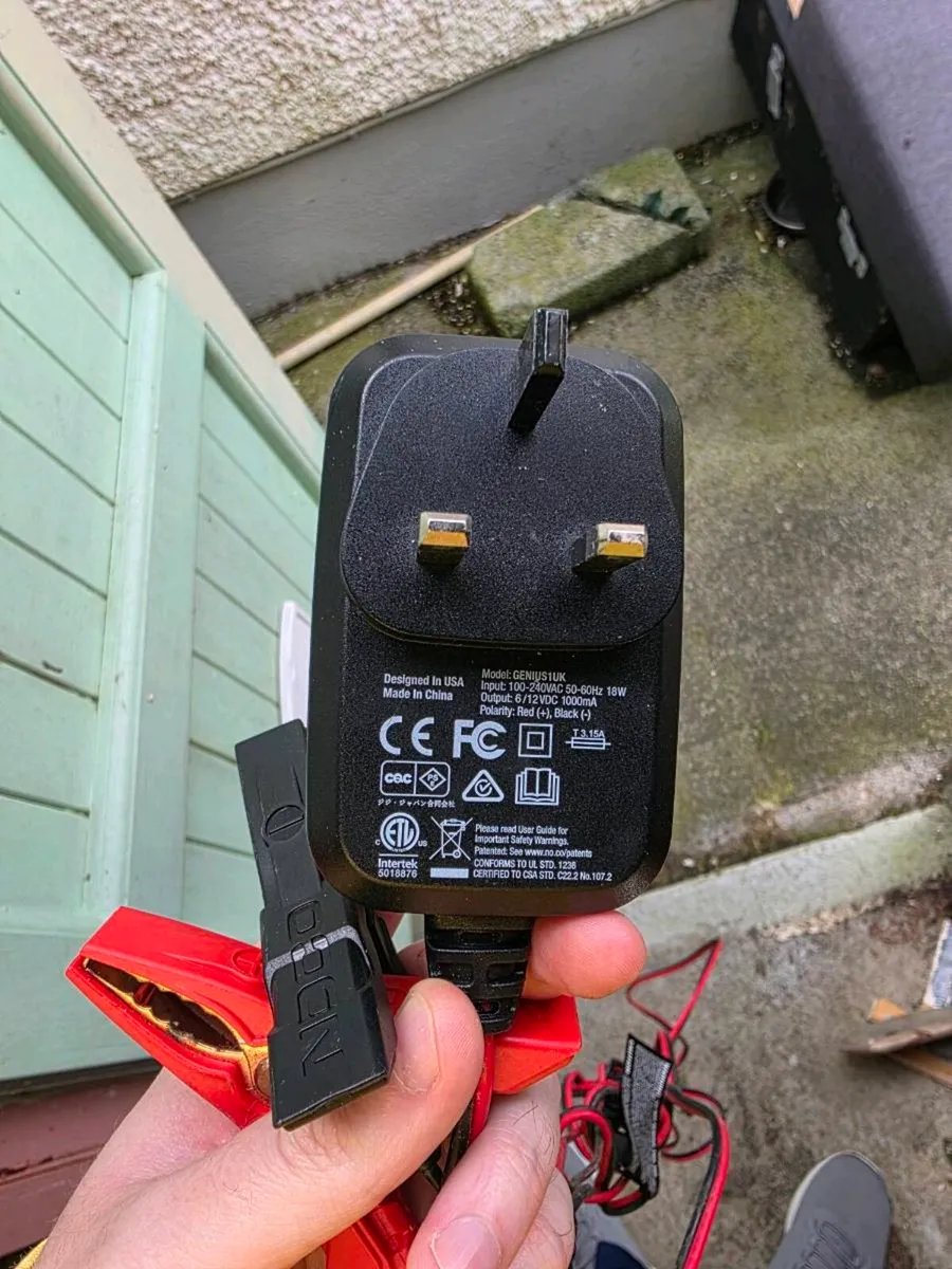 Noco genius smart battery charger perfect conditio - Image 2