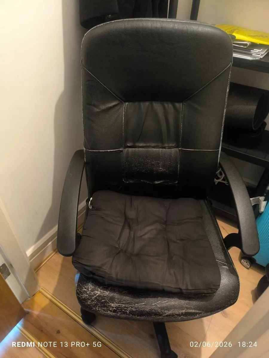 Armchair - Image 1