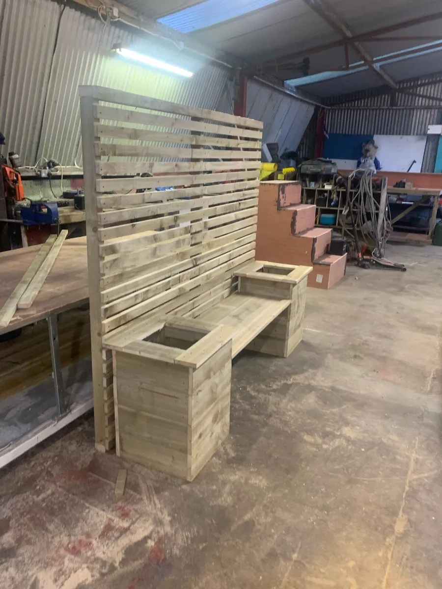 Garden bench with trellis - Image 3