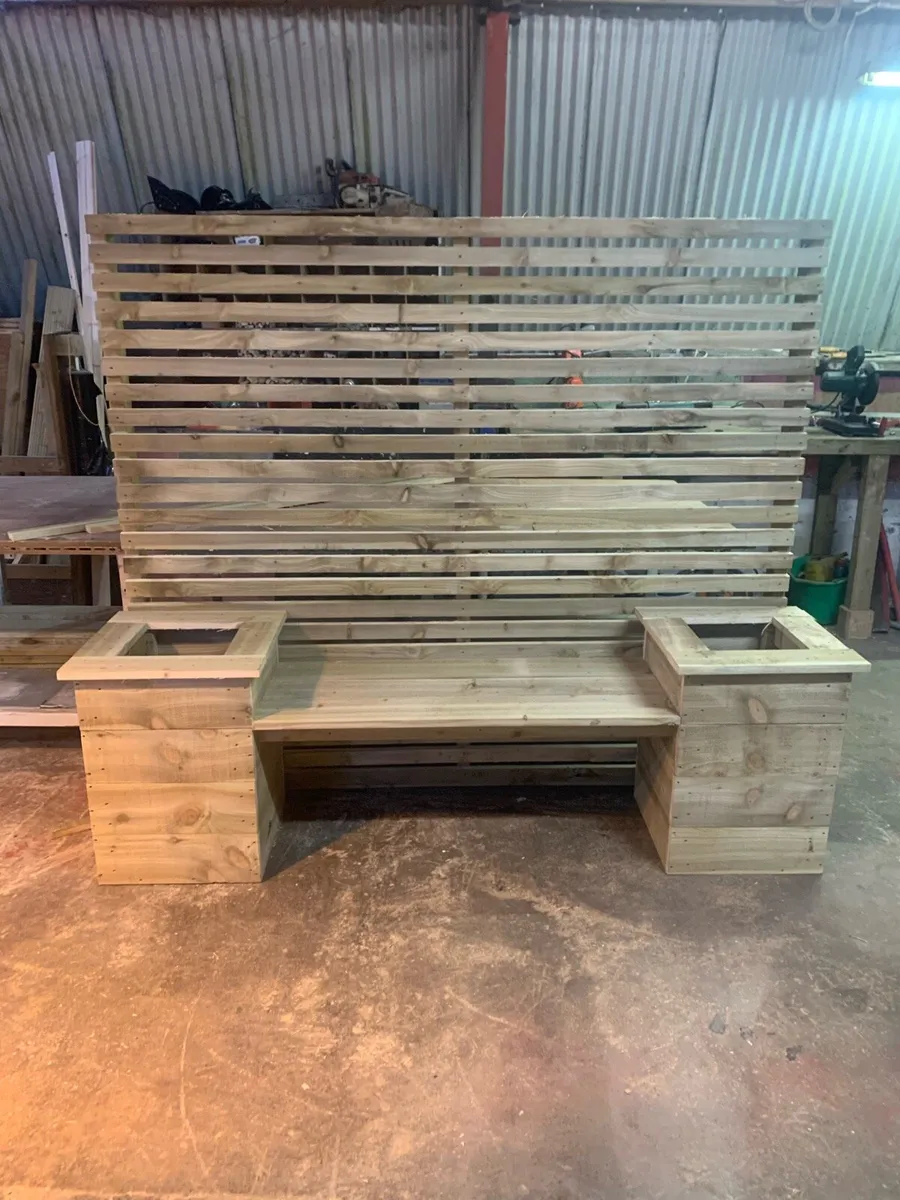 Garden bench with trellis - Image 4