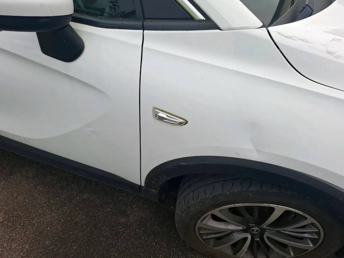 Car - Image 4