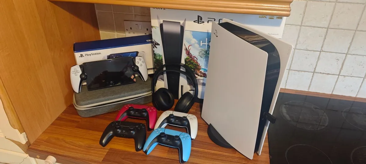 PS5 Bundle - Image 1