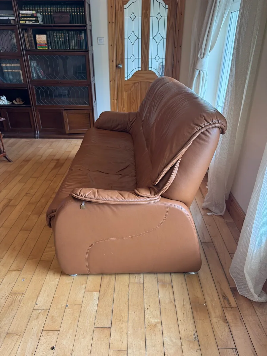 Italian leather sofa seat recliner - Image 3