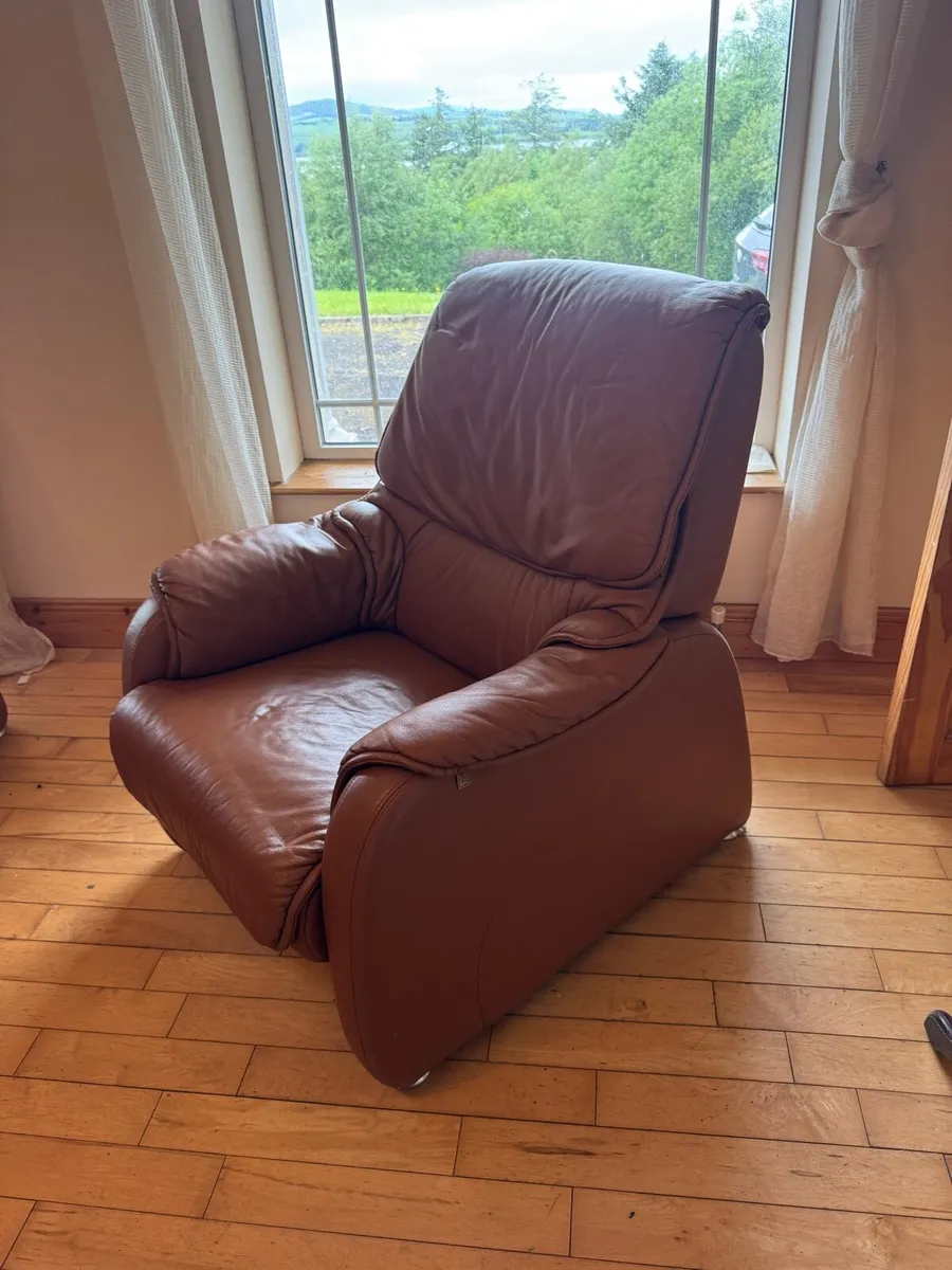 Italian leather sofa seat recliner - Image 4