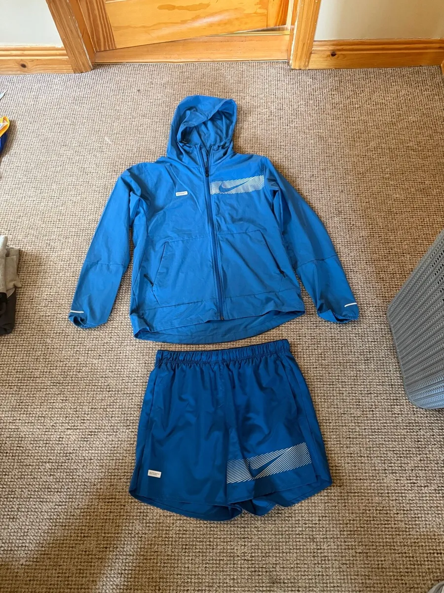 nike shorts and jumper set