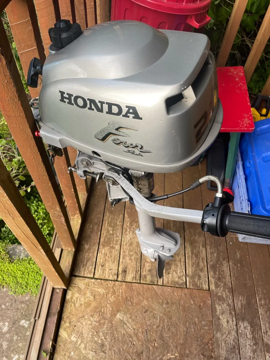 Honda 2hp 4stroke outboard engine - Image 1